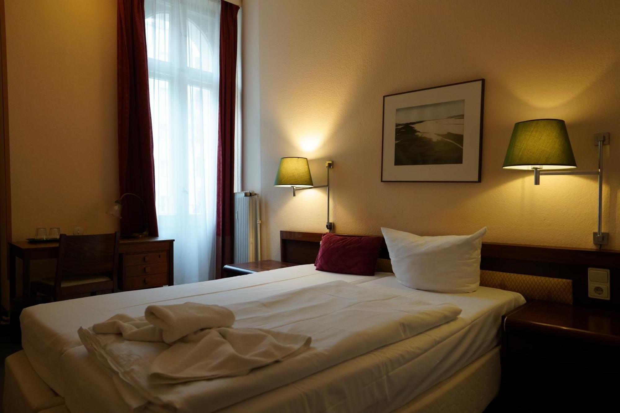 Xantener Eck Hotel 2*